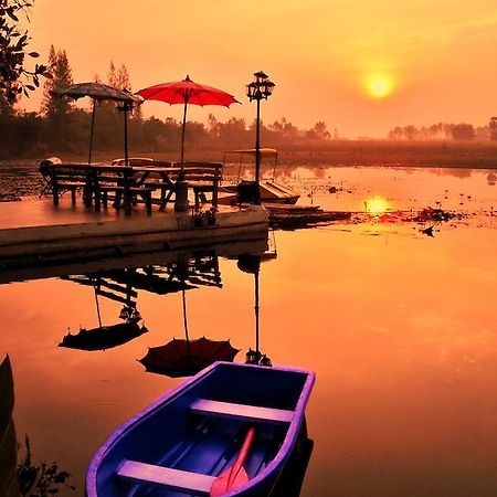 Golden Lake View Boutique Resort Kanchanaburi Exterior photo