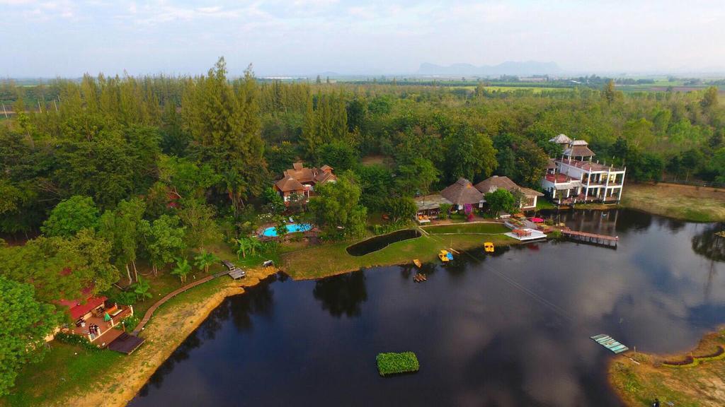 Golden Lake View Boutique Resort Kanchanaburi Exterior photo