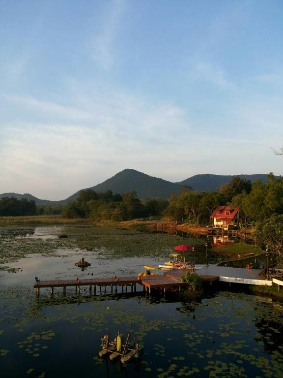 Golden Lake View Boutique Resort Kanchanaburi Exterior photo