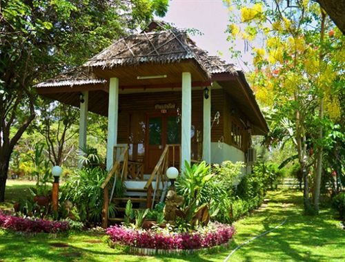 Golden Lake View Boutique Resort Kanchanaburi Exterior photo