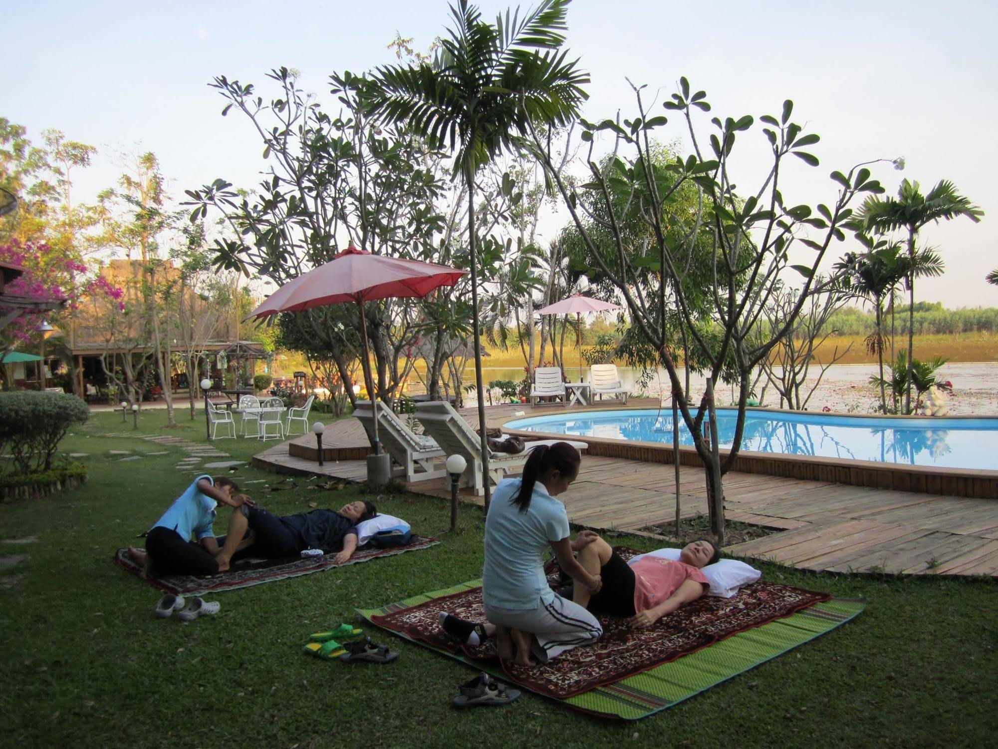 Golden Lake View Boutique Resort Kanchanaburi Exterior photo